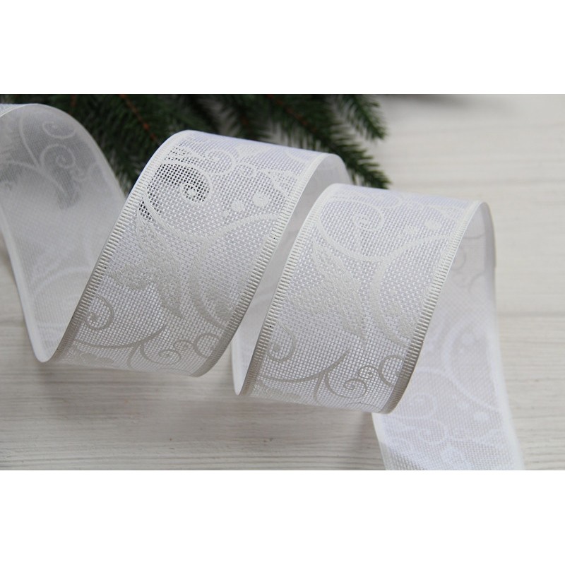 Стрічка новорічна 6,3 см "Падуб і завитки на мішковині", біла рулон 22,5 метра