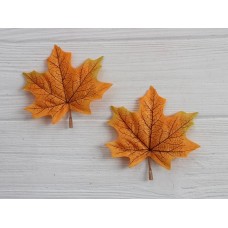 Листя клена "З хвостиком" маленькі, жовтогарячі 50 шт.