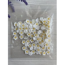 Серединка акриловая " Незабудки 1.5 см  " белые    100 шт