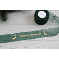 Органза   "  Merry Christmas с оленями  "  4 см  темно зеленая         рулон 22.5 метра
