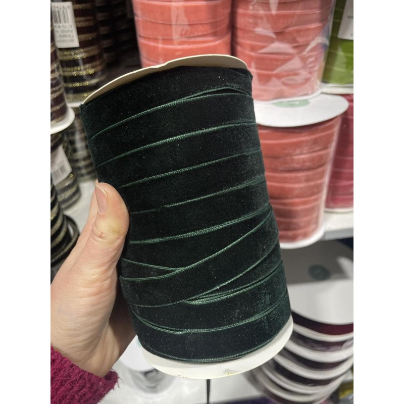 Оксамитова стрічка "1,5 см" темно зелена рулон 45 метрів