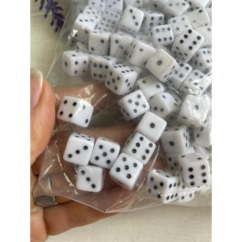 Игральный кубик      500 грам
