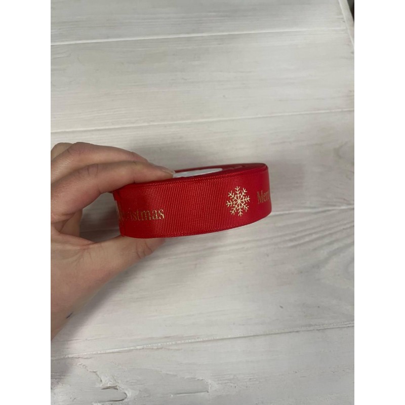 Репс  " Merry Christmas со снежинками  № 2 "  2,5 см  красный       рулон 22.5 метра