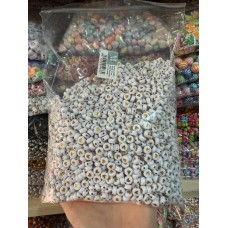 Бусины  "  Круглые с золотым сердечком  "     500 грам