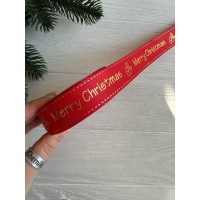 Репс  " Merry Christmas,  снежинки и падуб "  2,5 см красный       рулон 22.5 метра