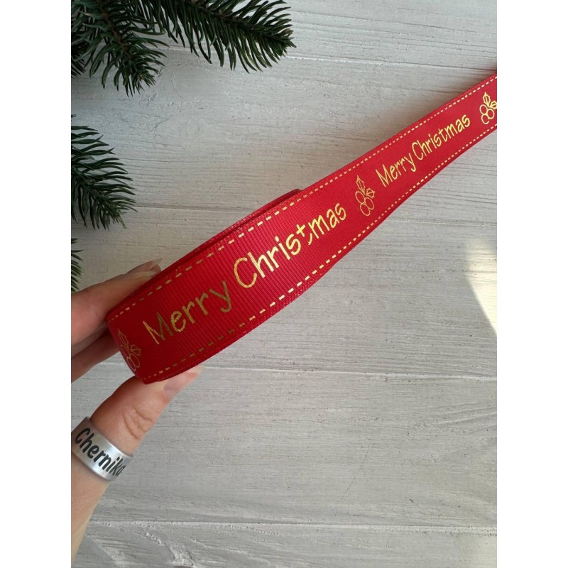 Репс  " Merry Christmas,  снежинки и падуб "  2,5 см красный       рулон 22.5 метра