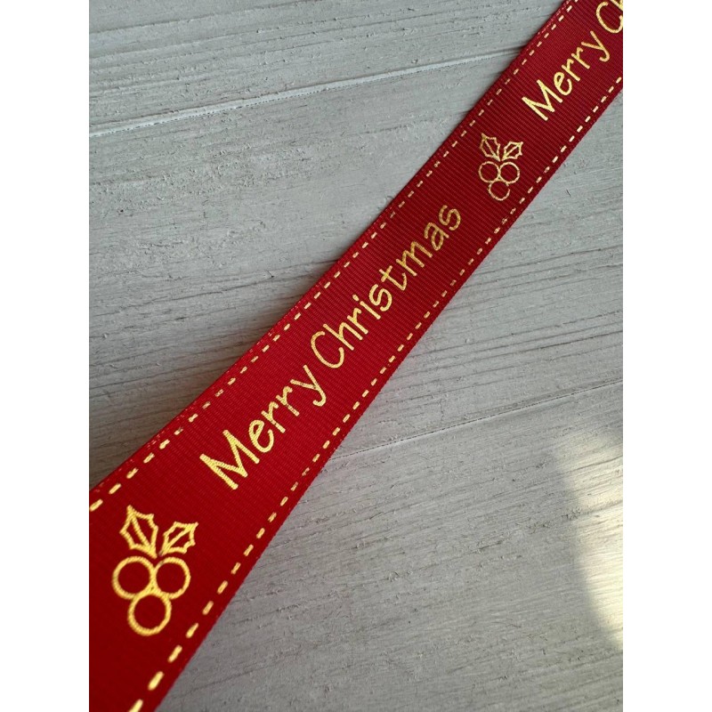 Репс  " Merry Christmas,  снежинки и падуб "  2,5 см красный       рулон 22.5 метра