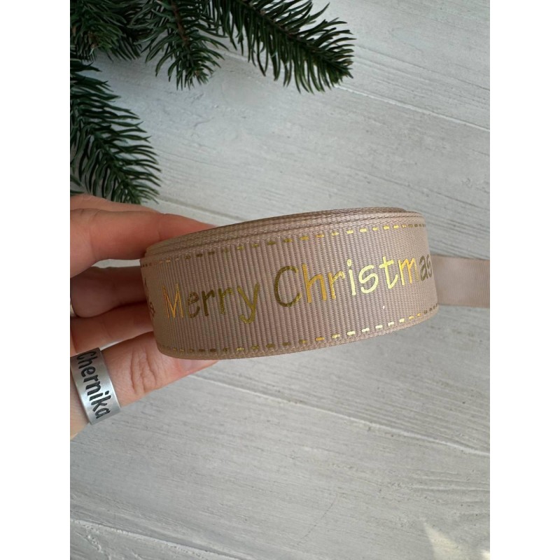 Репс  " Merry Christmas,  снежинки и падуб "  2,5 см имбирный       рулон 22.5 метра