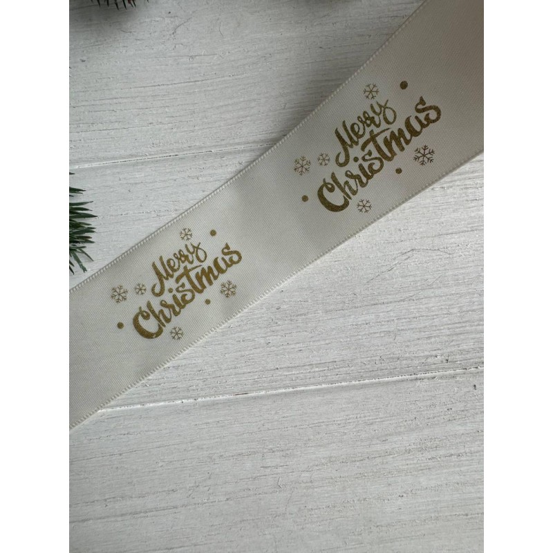 Атлас "  Merry Christmas со снежинками "  4 см  бежевый       рулон 22.5 метра