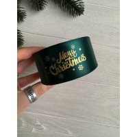 Атлас "  Merry Christmas со снежинками "  4 см  темно зеленый       рулон 22.5 метра