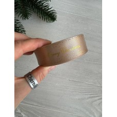 Атлас " Merry Christmas  со звездами  "  2,5 см  имбирный       рулон 22.5 метра