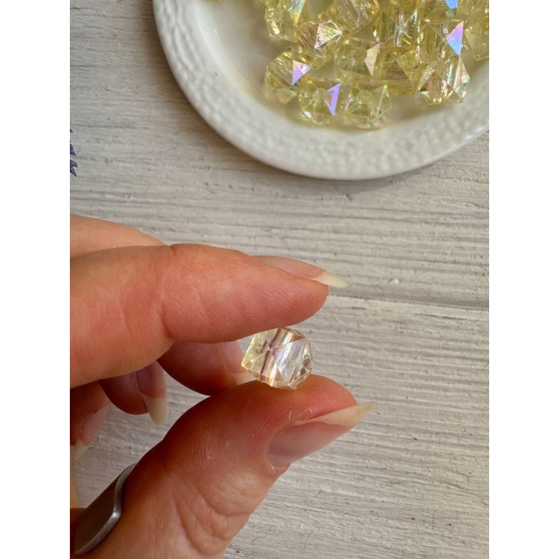 Намистини Куб  " Кришталеві Хамелеон "  10 мм, айворі    500 грам