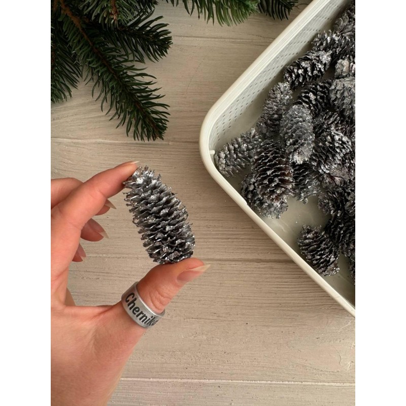 Шишки  еловые  , серебро 120 грам