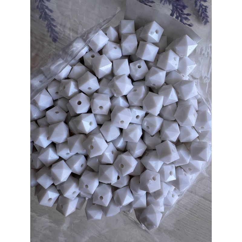 Намистини  " Куб Грановані матові  " 10 мм, білі  500 грамів