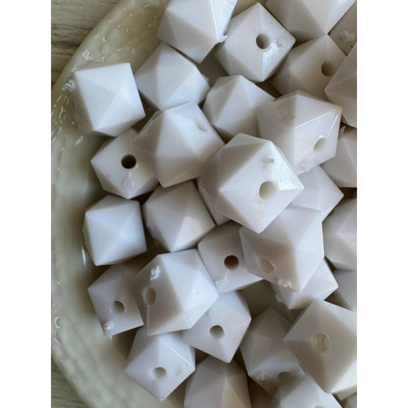 Намистини  " Куб Грановані матові  " 10 мм, білі  500 грамів