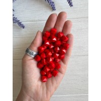 Бусины  " Граненые матовые Куб " 10 мм, красные      500 грамм