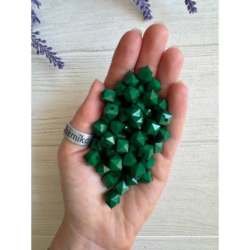 Намистини  "Куб  Грановані матові  " темно зелений 10 мм,  500 грамів