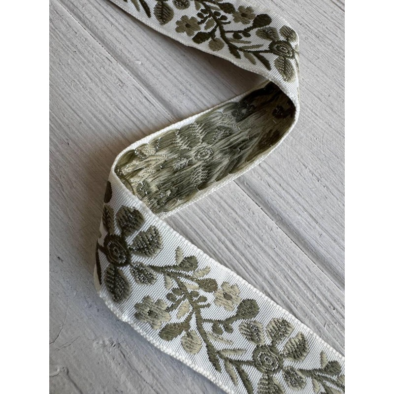 Тасьма жакардова з орнаментом " 19825 "  2,5 см , 22.5 метри