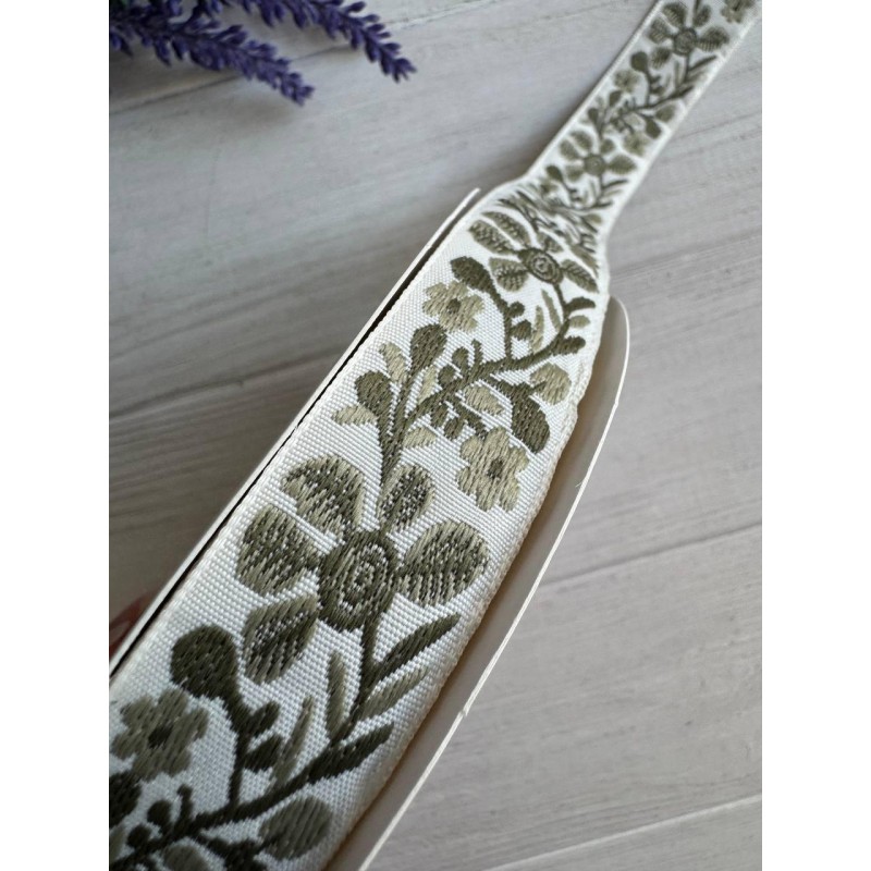 Тасьма жакардова з орнаментом " 19825 "  2,5 см , 22.5 метри