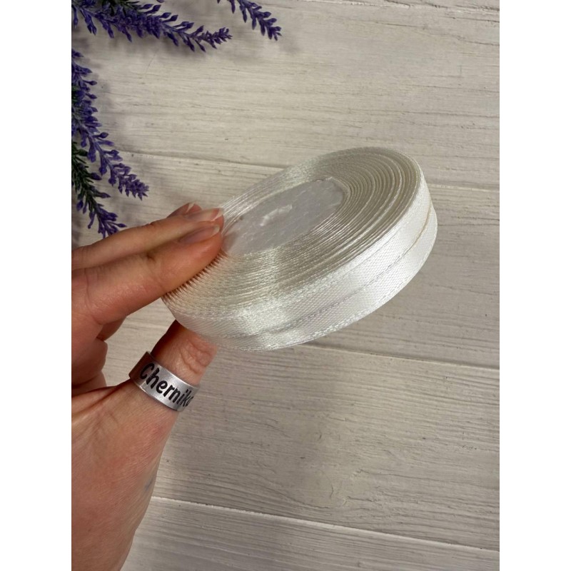 Стрічка атласна 0,6 см молочна 32,5 метра