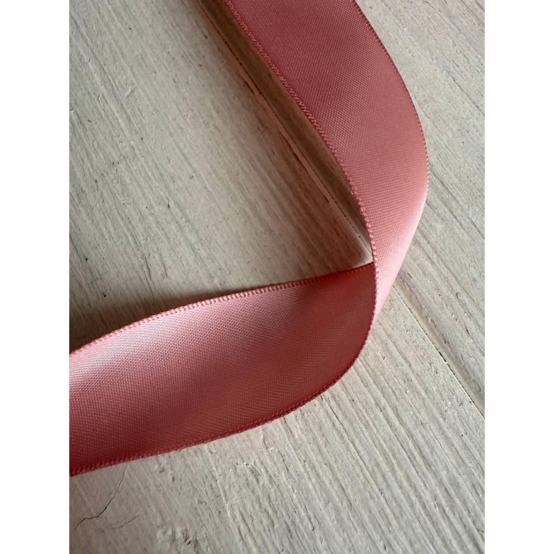 Атлас двохсторонній  2,5 см, брудно рожевий  22.5 метри