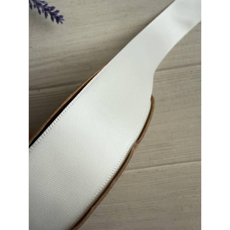 Атлас двохсторонній  2,5 см, молочний 22.5 метри