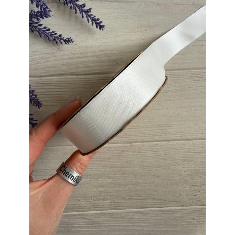 Атлас двохсторонній  2,5 см, молочний 22.5 метри