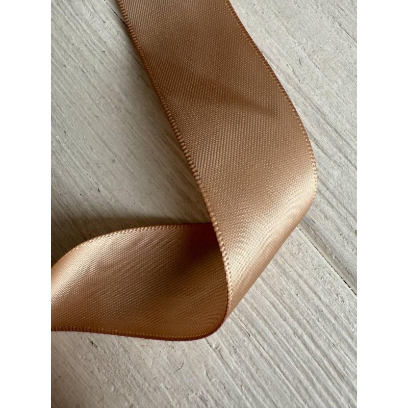 Атлас двохсторонній  2,5 см, латте 22.5 метри