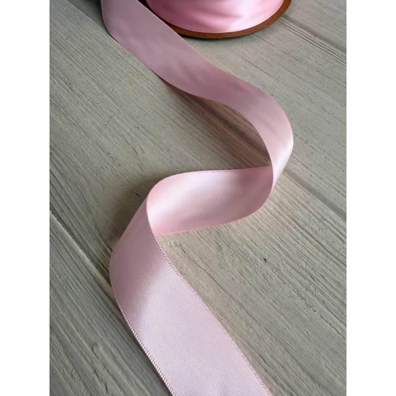 Атлас двохсторонній  2,5 см, сяючий рожевий  22.5 метри