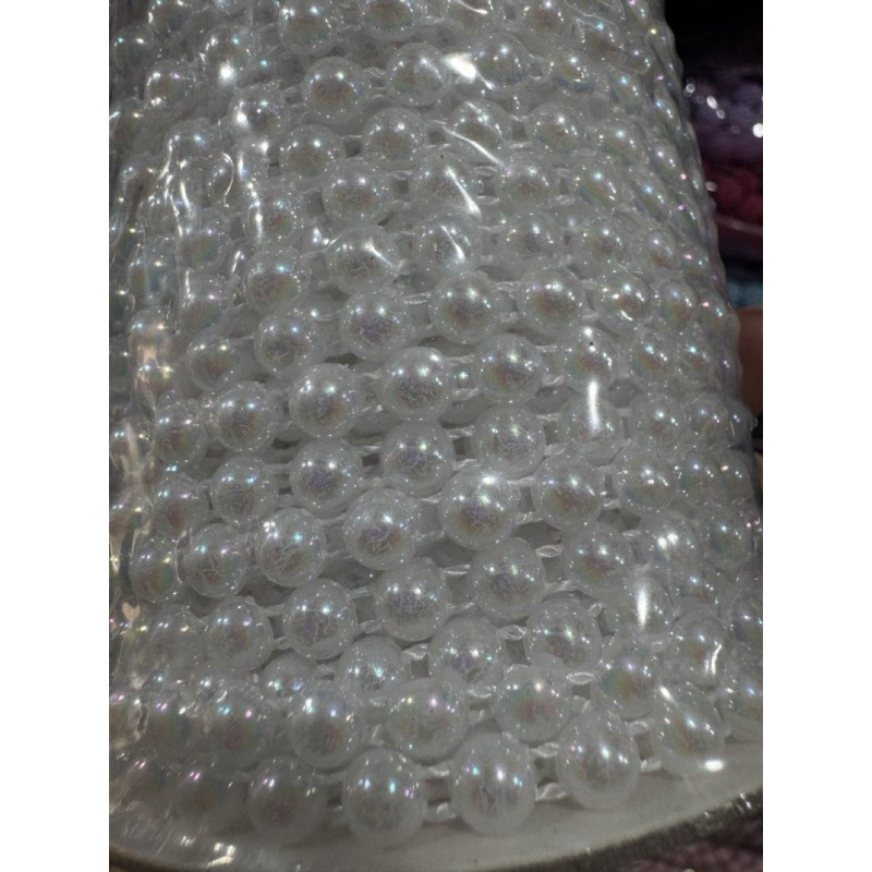 Напівперлини на нитці "6 мм" з перламутром білі 22,5 метра