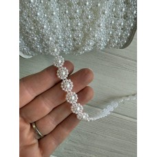 Серединка на нитці " Квіточка "  біла 25 ярдів