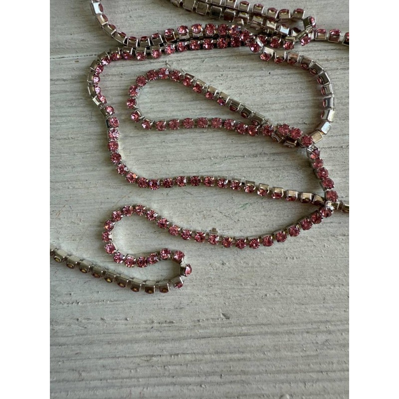 Стразовий ланцюжок 2,3 мм , рожевий  1 метр