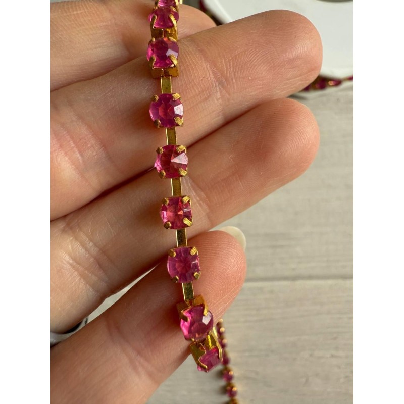 Стразовий ланцюжок 4  мм , рожевий 1 метр