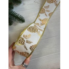 Стрічка НГ " Золоті кедрові шишки на білому " 6,3 см , 15 метрів