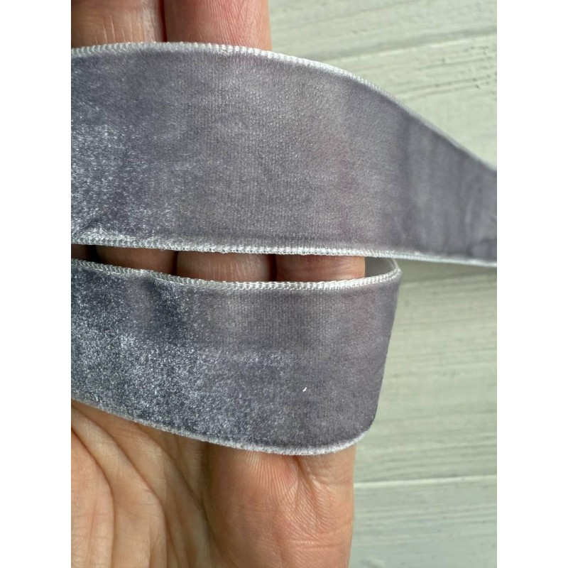 Стрічка оксамитова " 2.5 см " сіро коричневий 45 метрів