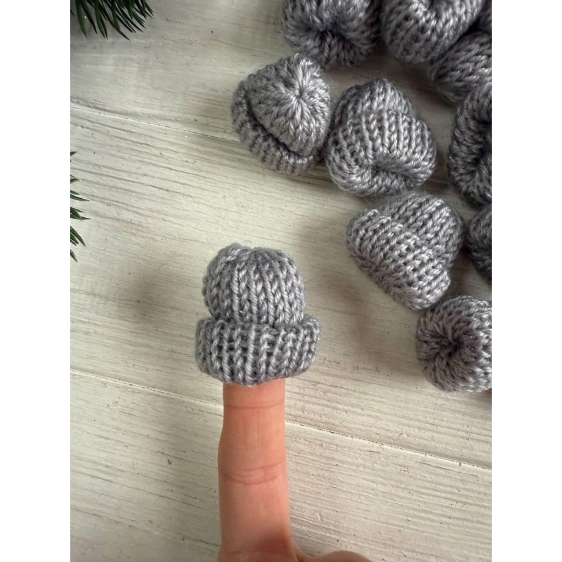 Шапочки в'язані декоративні, сірі 25 шт