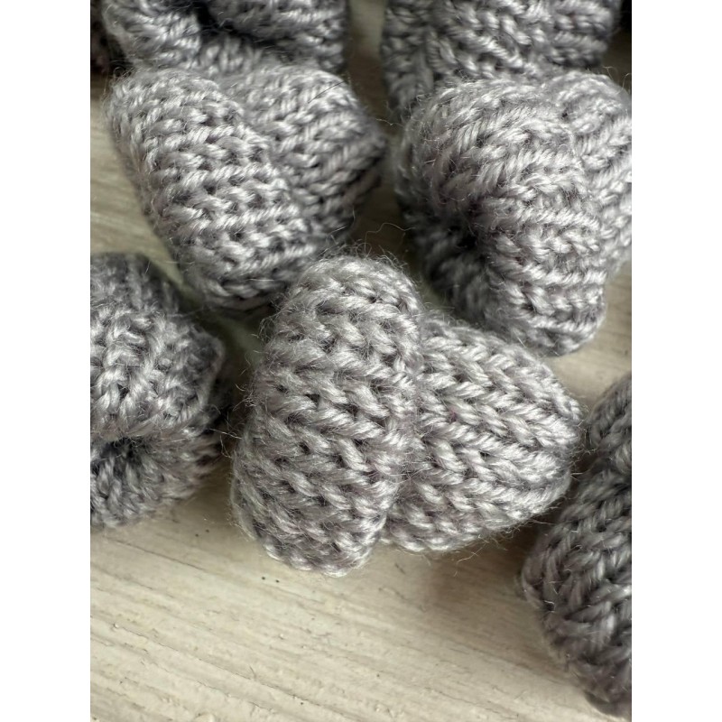 Шапочки в'язані декоративні, сірі 25 шт