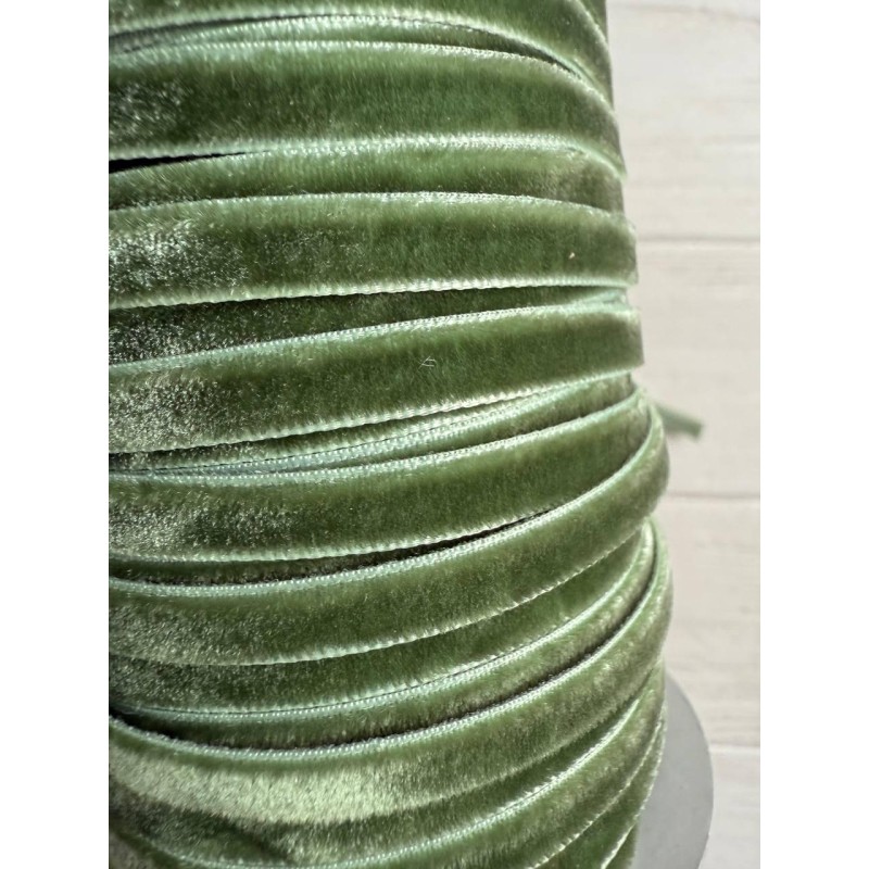 Стрічка оксамитова " 0.6 см"   чайне дерево         рулон 45 метрів