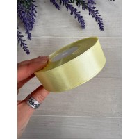Стрічка атласна 2,5 см рулон 32,5 метра  лимонна код 02
