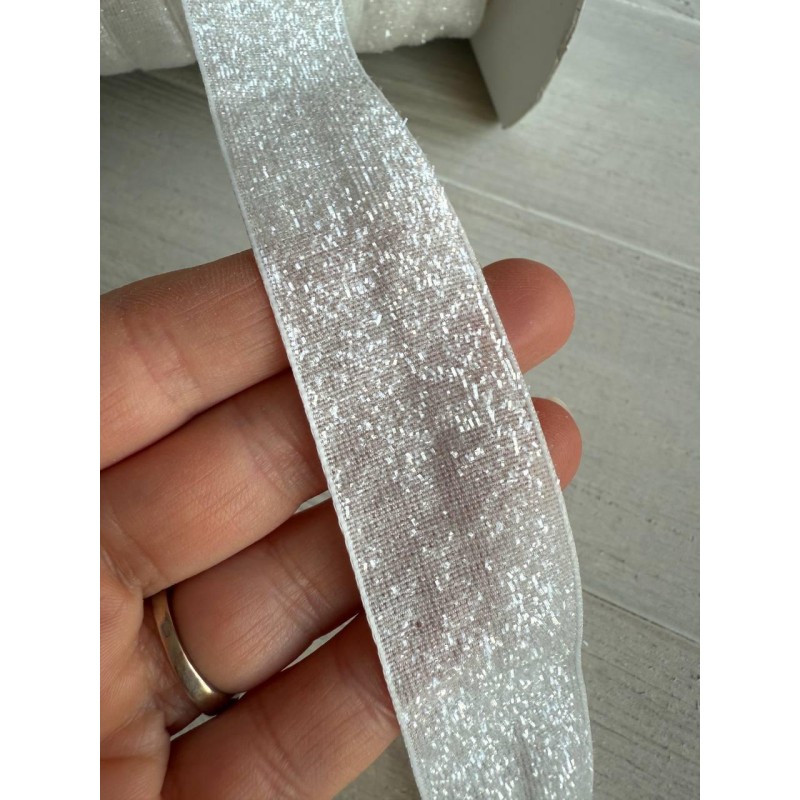 Стрічка оксамитова люрексова "2.5 см", біла 22 метрів