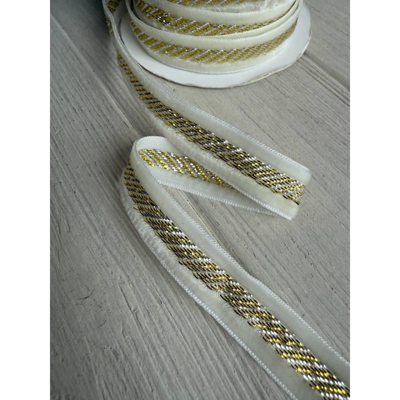 Стрічка оксамитова " 1,5 см" біла із золотом рулон 10 метрів