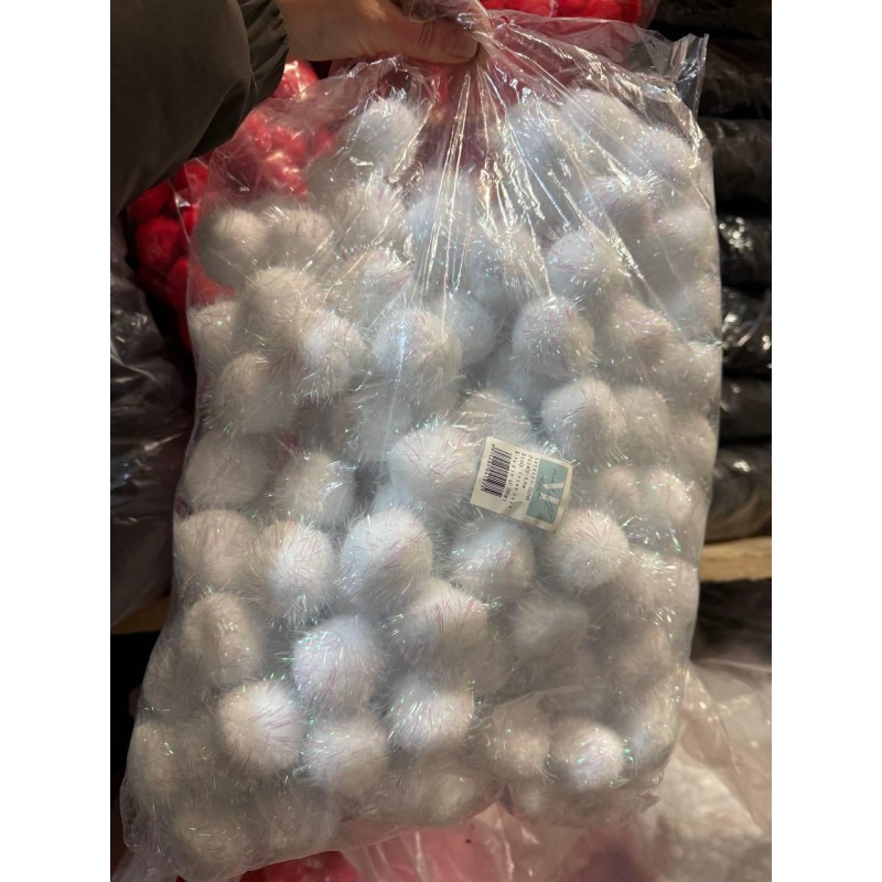 Помпони нейлонові " 4 см , білі  з  люрексом 500 шт