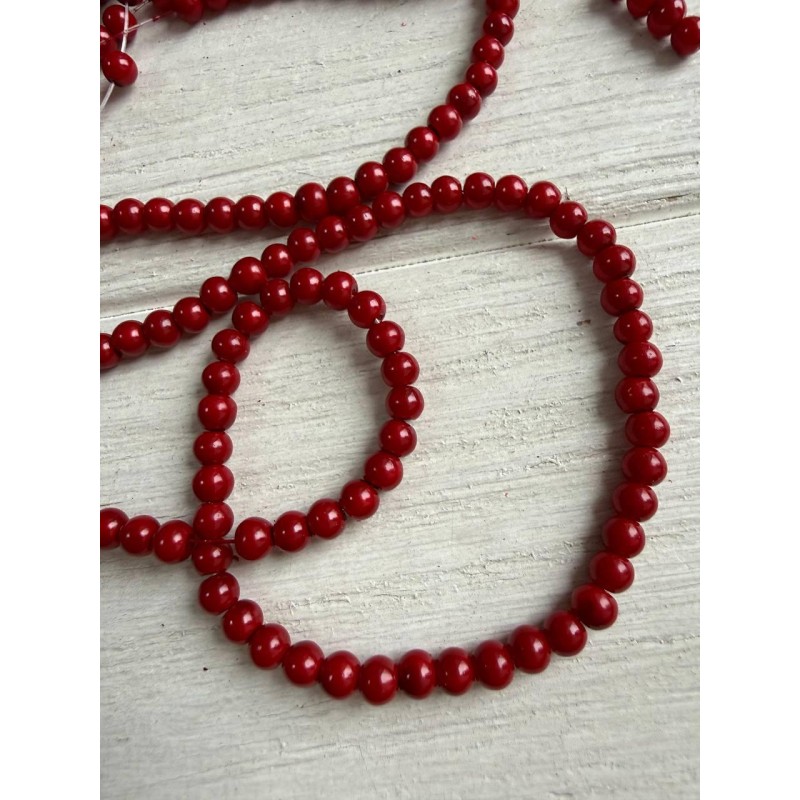 Намистини скляні 4 мм темно червоні нитка