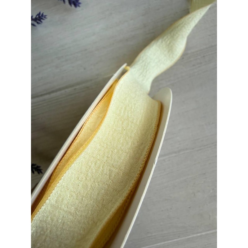 Лента  2,5 см " Волна " светло желтая  9 метров