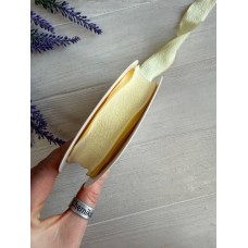 Стрічка  2,5 см " Хвиля " світло жовта 9 метрів