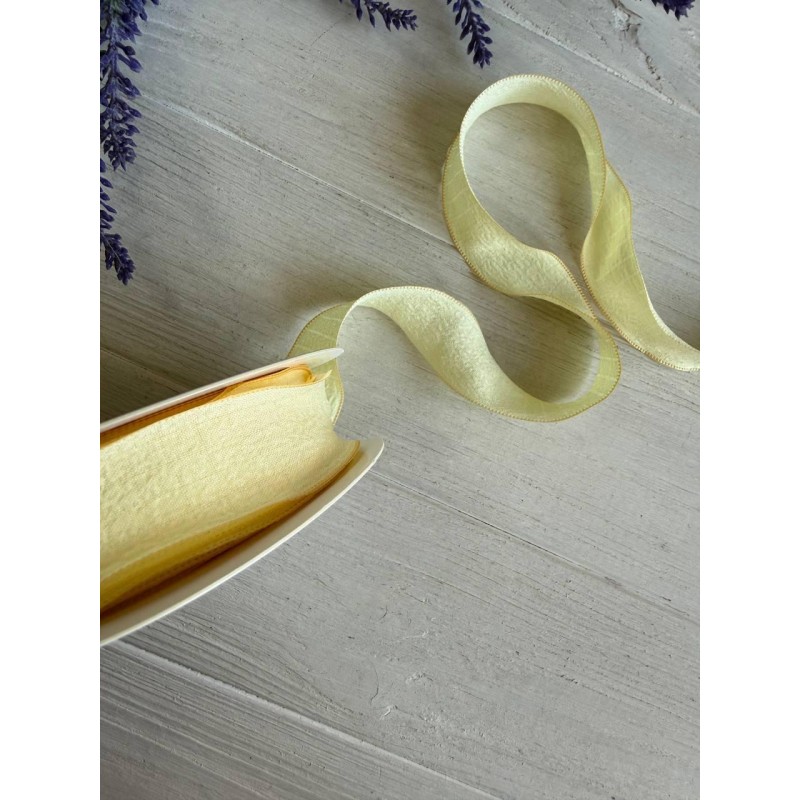 Лента  2,5 см " Волна " светло желтая  9 метров