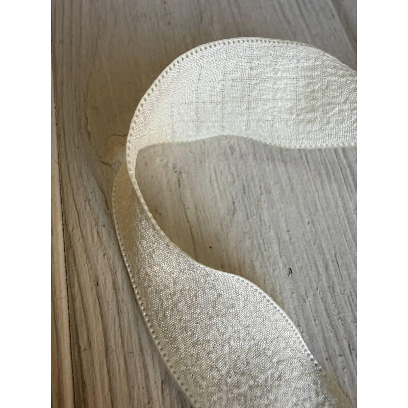 Лента  2,5 см " Волна " молочная 9 метров