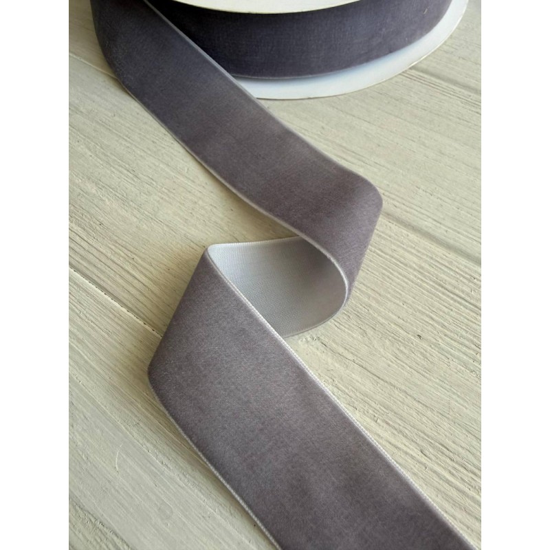 Стрічка оксамитова "4 см" світло сіра  27 метрів