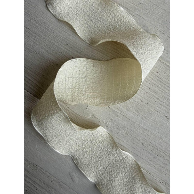 Стрічка  4 см " Хвиля " молочна 9 метрів