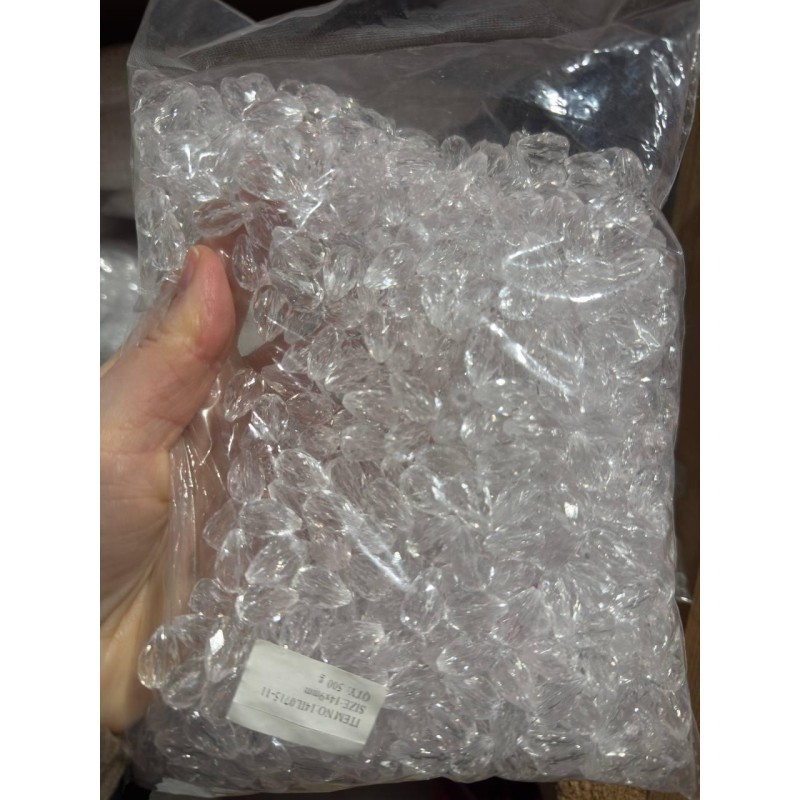 Бусины " Капля 14 мм " прозрачные  500 грамм